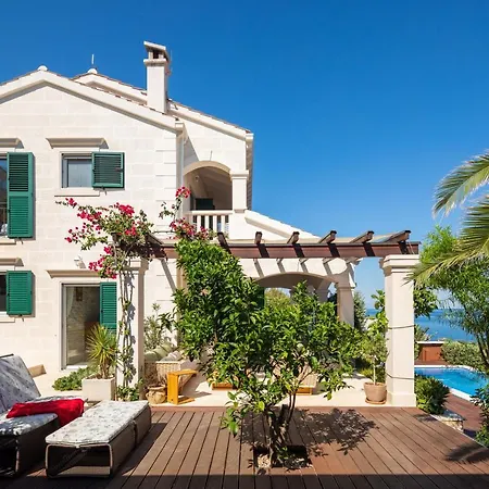 Seabreeze Villa *