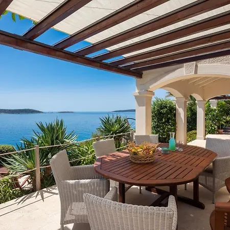 Seabreeze Villa *